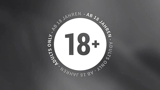 Im roten Dessous Kleid den Morgen versüßt!